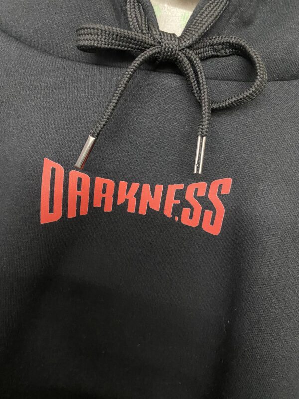DARKNESS - Imagen 3